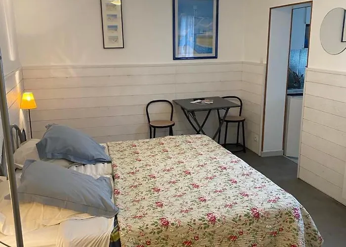 D'hotes Welcome Trépied Couette-café 3*